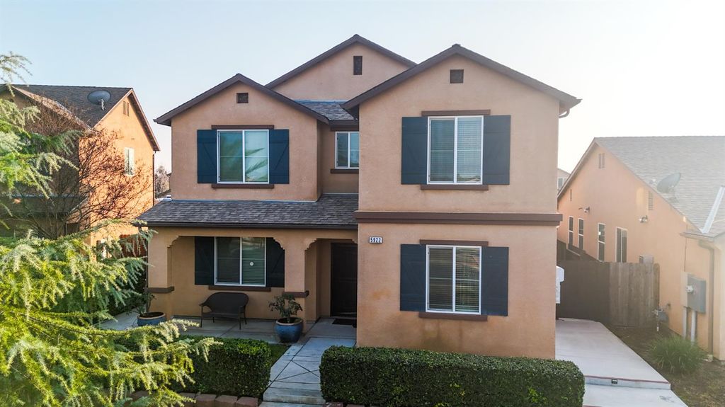 Image 39 of property listing at 5922 E Fancher Creek Dr, Fresno, CA 93727