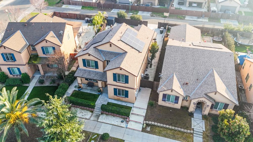 Image 41 of property listing at 5922 E Fancher Creek Dr, Fresno, CA 93727