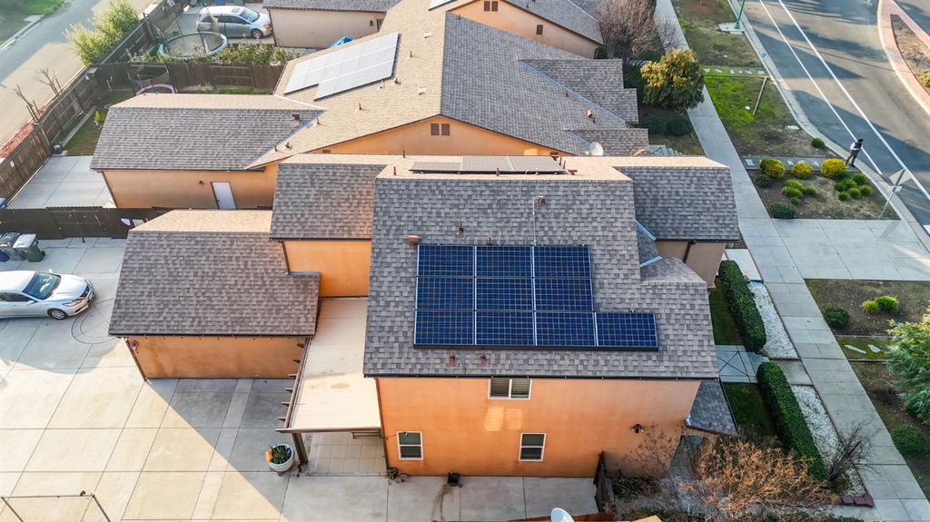 Image 42 of property listing at 5922 E Fancher Creek Dr, Fresno, CA 93727