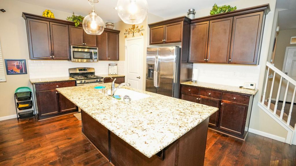 Image 9 of property listing at 5922 E Fancher Creek Dr, Fresno, CA 93727