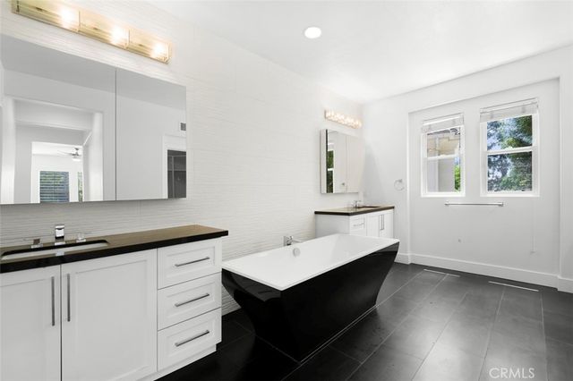 19 Garnet, Irvine, CA 92620
