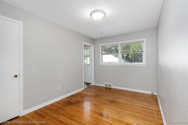 17697 Olympia, Redford, MI 48240