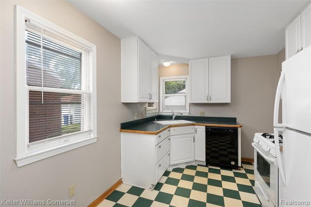 17697 Olympia, Redford, MI 48240