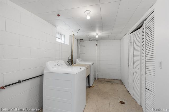 17697 Olympia, Redford, MI 48240
