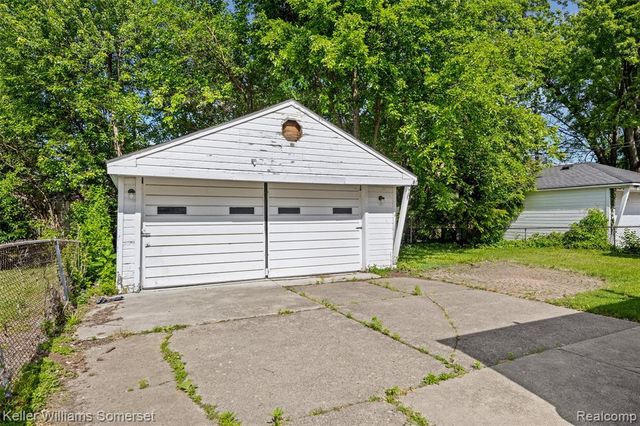 17697 Olympia, Redford, MI 48240