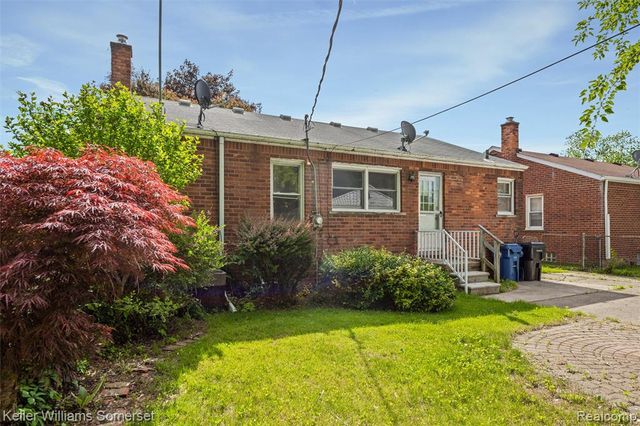 17697 Olympia, Redford, MI 48240