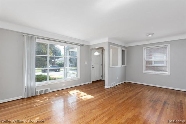 17697 Olympia, Redford, MI 48240