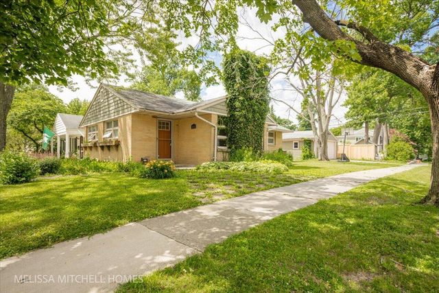 2631 Richards Drive Se, East Grand Rapids, MI 49506