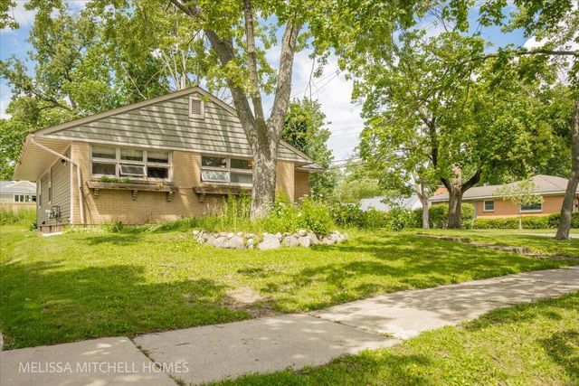 2631 Richards Drive Se, East Grand Rapids, MI 49506