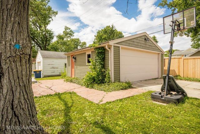 2631 Richards Drive Se, East Grand Rapids, MI 49506