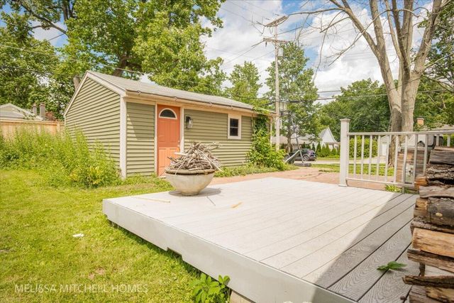 2631 Richards Drive Se, East Grand Rapids, MI 49506