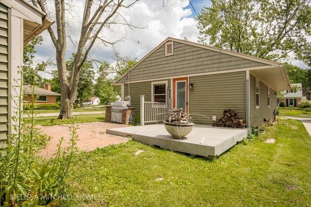 2631 Richards Drive Se, East Grand Rapids, MI 49506