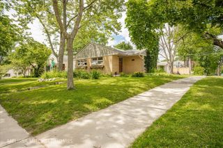 2631 Richards Drive Se, East Grand Rapids, MI 49506