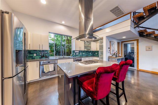 1902 Alegria RD B, Austin, TX 78757