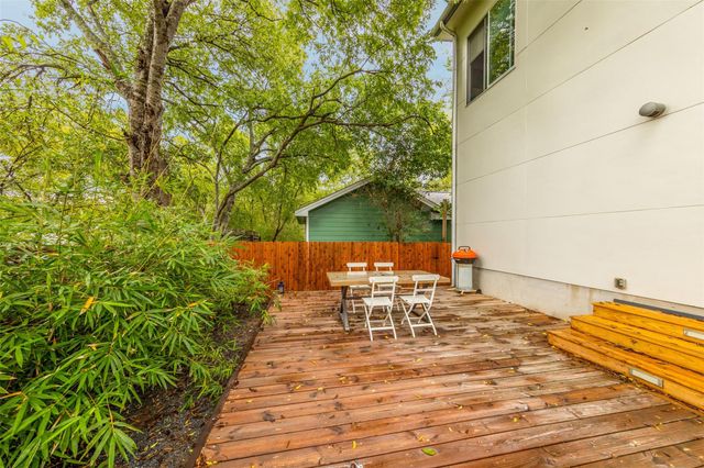 1902 Alegria RD B, Austin, TX 78757