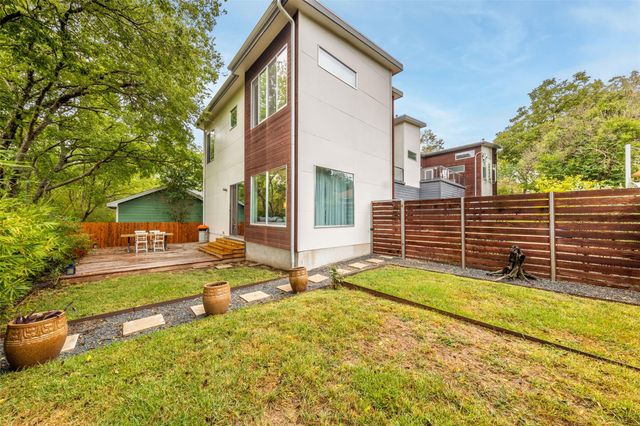 1902 Alegria RD B, Austin, TX 78757