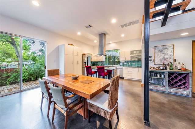 1902 Alegria RD B, Austin, TX 78757