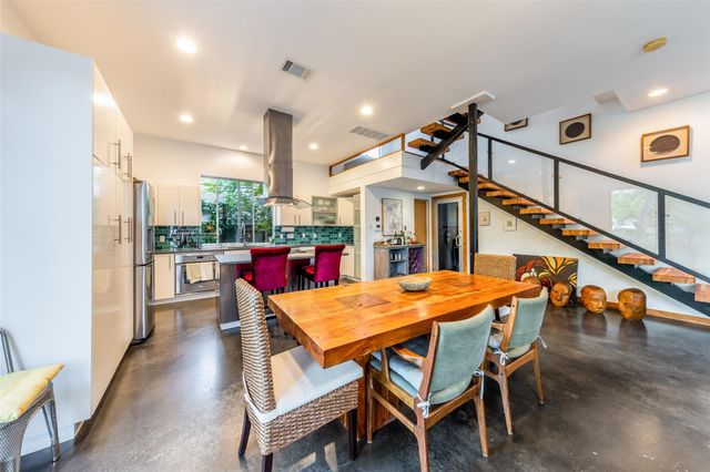 1902 Alegria RD B, Austin, TX 78757