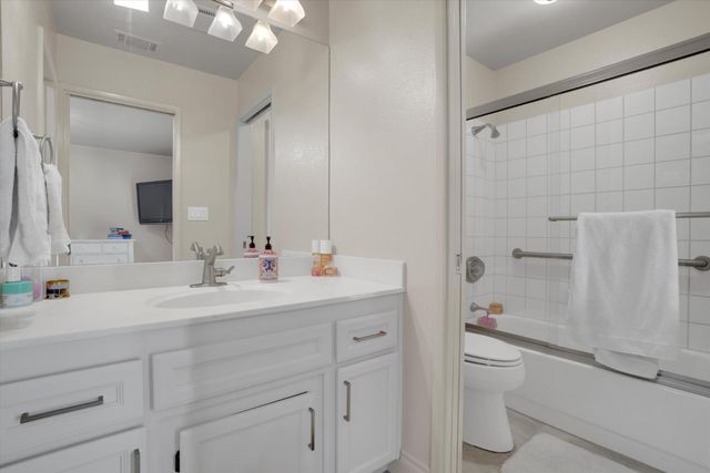 3342 Cove Cir, Stockton, CA 95204