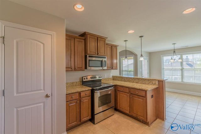 6812 Wintercrest Way, Owens Cross Roads, AL 35763