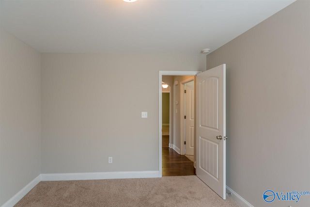 6812 Wintercrest Way, Owens Cross Roads, AL 35763