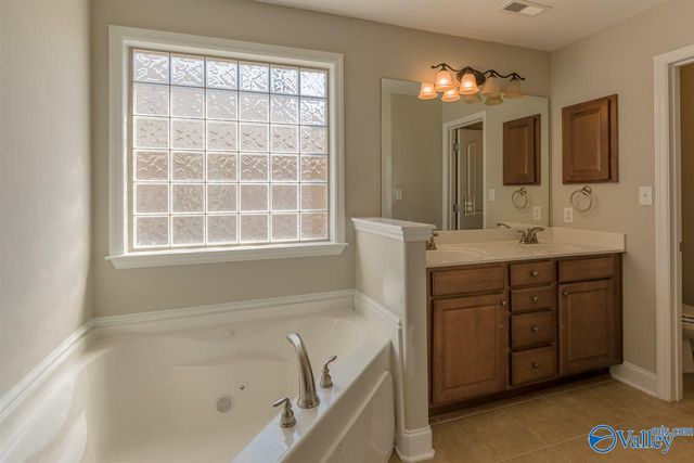 6812 Wintercrest Way, Owens Cross Roads, AL 35763