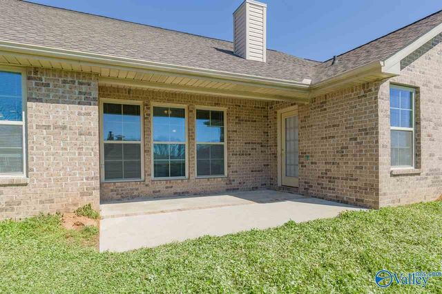 6812 Wintercrest Way, Owens Cross Roads, AL 35763