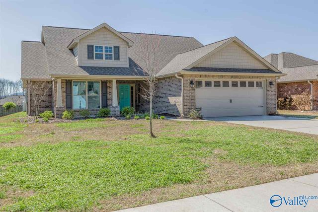 6812 Wintercrest Way, Owens Cross Roads, AL 35763