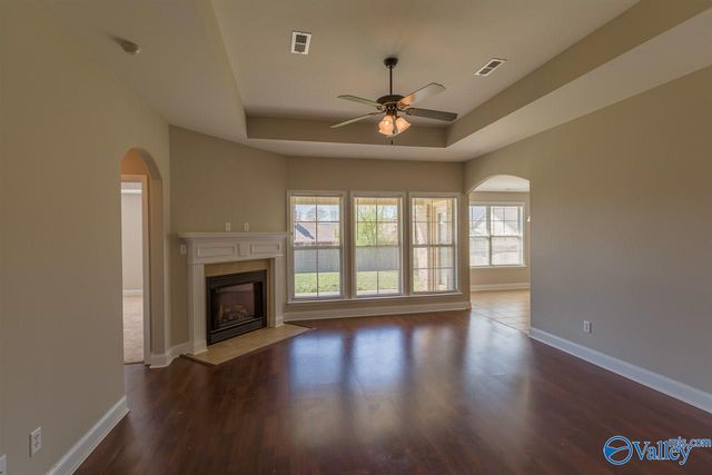 6812 Wintercrest Way, Owens Cross Roads, AL 35763