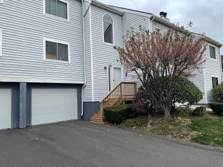 49 Woodbridge Lane 49, Cromwell, CT 06416