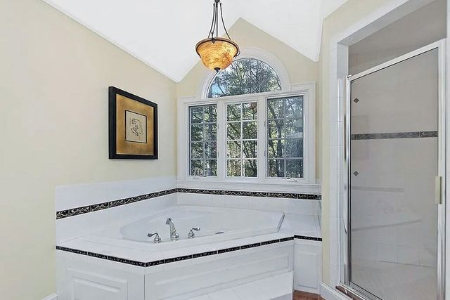 28 Meachen Lane, Sudbury, MA 01776