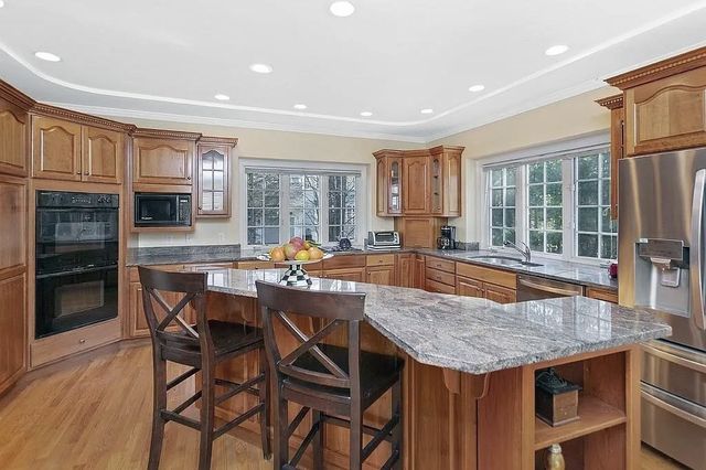 28 Meachen Lane, Sudbury, MA 01776