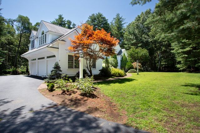 28 Meachen Lane, Sudbury, MA 01776