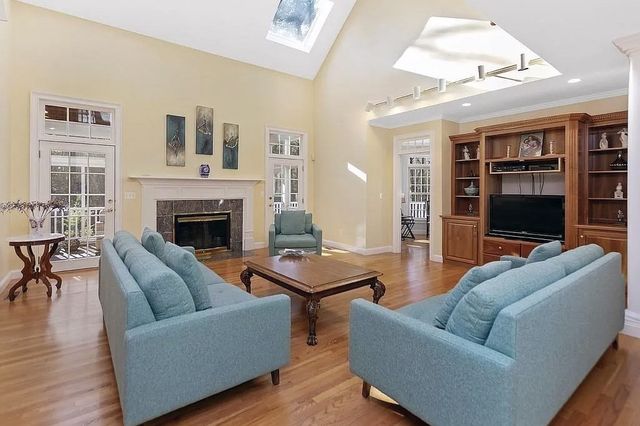 28 Meachen Lane, Sudbury, MA 01776