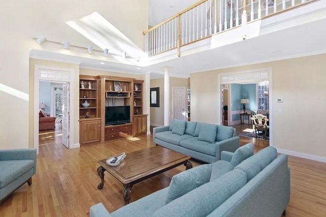 28 Meachen Lane, Sudbury, MA 01776