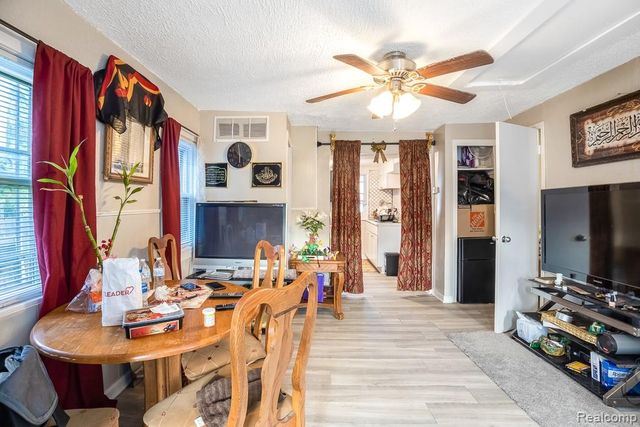 6426 Artesian Street, Detroit, MI 48228