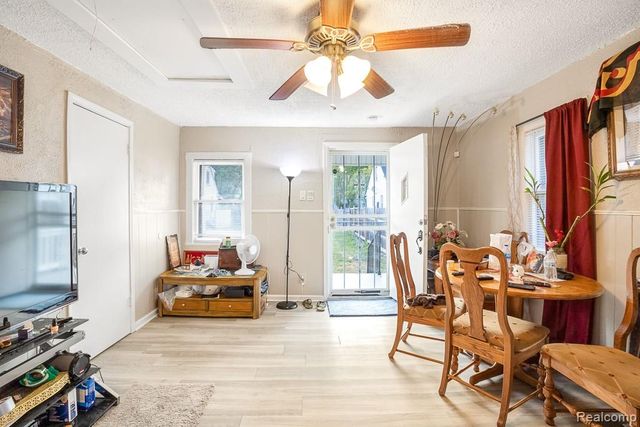 6426 Artesian Street, Detroit, MI 48228