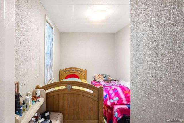 6426 Artesian Street, Detroit, MI 48228