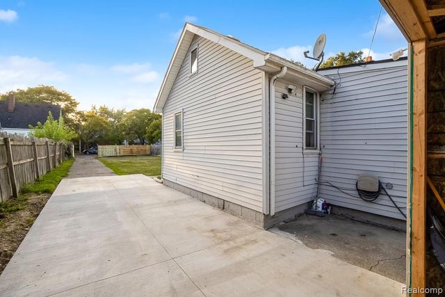 6426 Artesian Street, Detroit, MI 48228