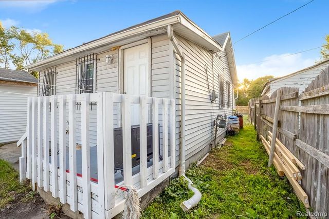 6426 Artesian Street, Detroit, MI 48228