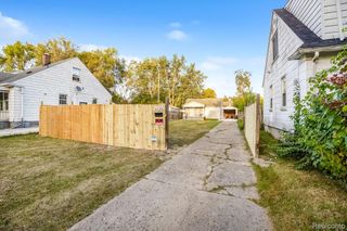 6426 Artesian Street, Detroit, MI 48228