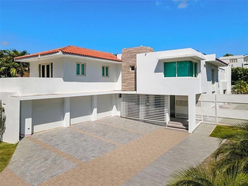 Image 1 of property listing at 354 DORADO BEACH EAST, Dorado, PR 00646