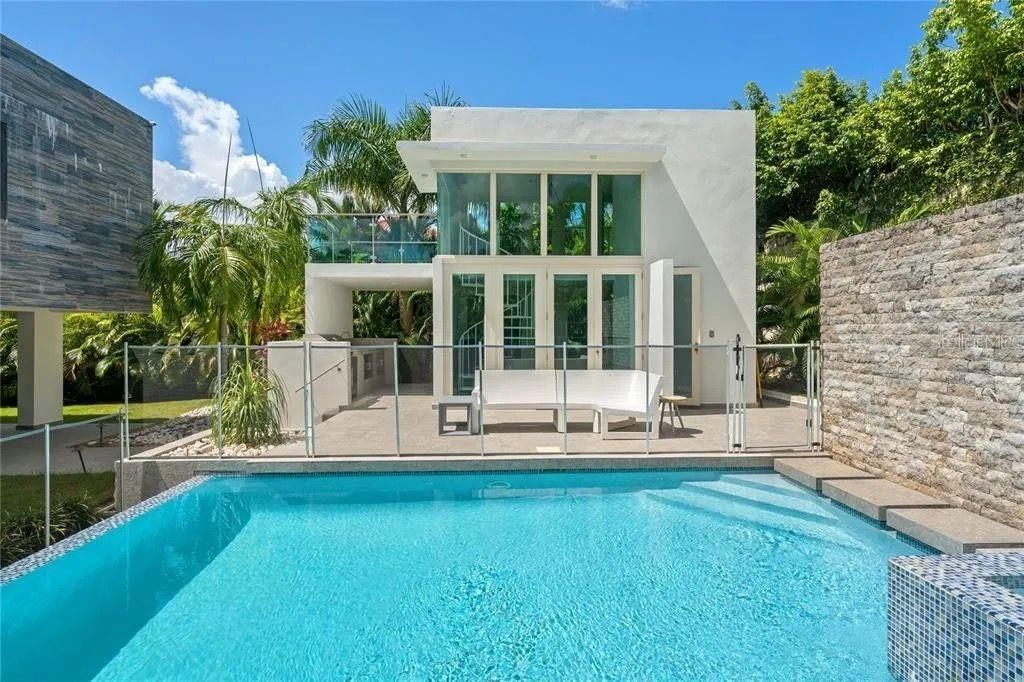 Image 2 of property listing at 354 DORADO BEACH EAST, Dorado, PR 00646