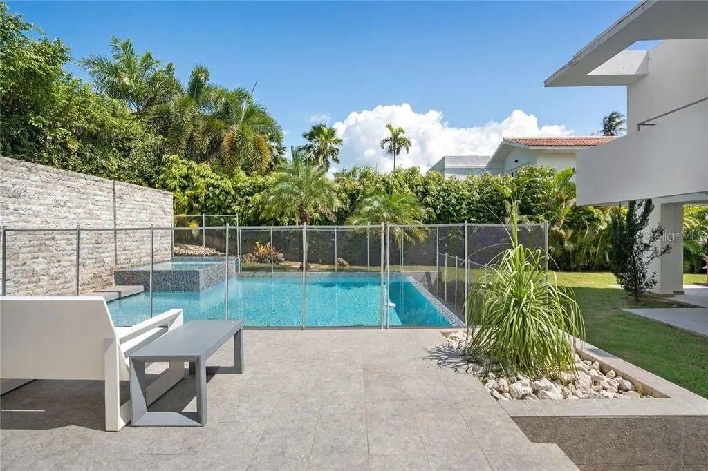 Image 37 of property listing at 354 DORADO BEACH EAST, Dorado, PR 00646