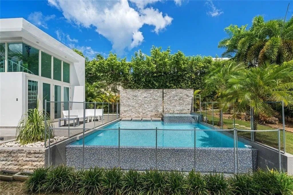Image 38 of property listing at 354 DORADO BEACH EAST, Dorado, PR 00646