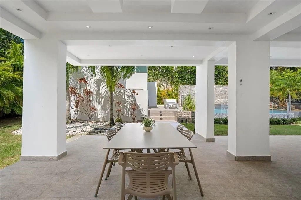Image 42 of property listing at 354 DORADO BEACH EAST, Dorado, PR 00646