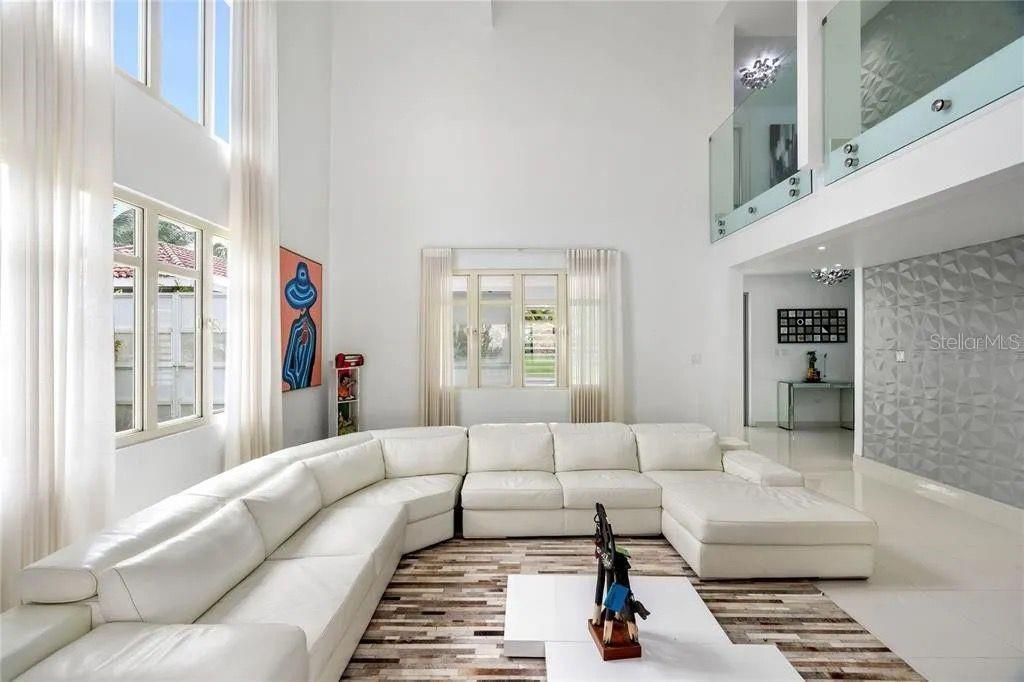 Image 6 of property listing at 354 DORADO BEACH EAST, Dorado, PR 00646