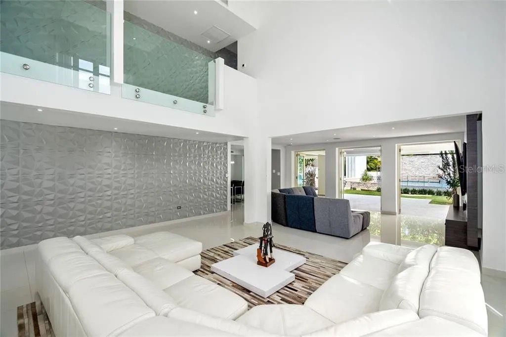 Image 7 of property listing at 354 DORADO BEACH EAST, Dorado, PR 00646