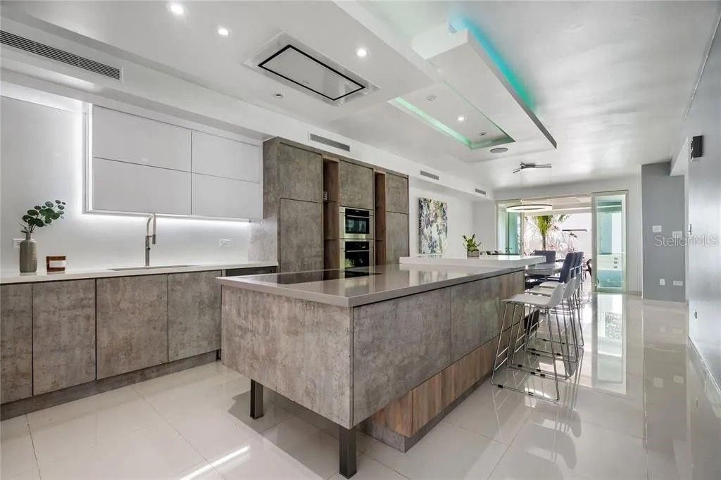Image 9 of property listing at 354 DORADO BEACH EAST, Dorado, PR 00646