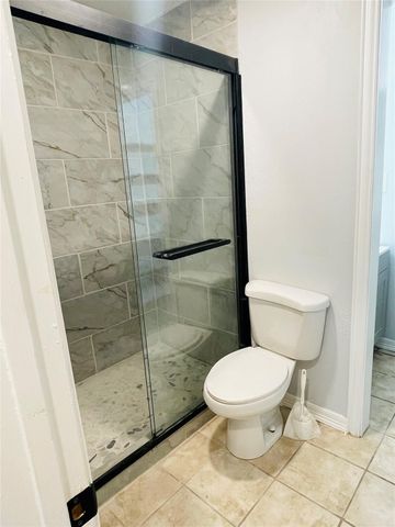 1225 Clover Drive, Angleton, TX 77515